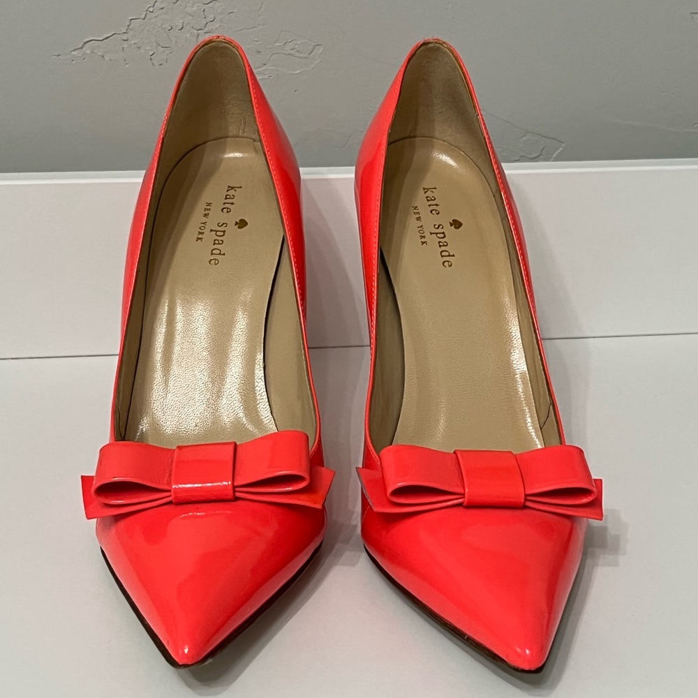 Kate Spade heels with bow. Size 9.
